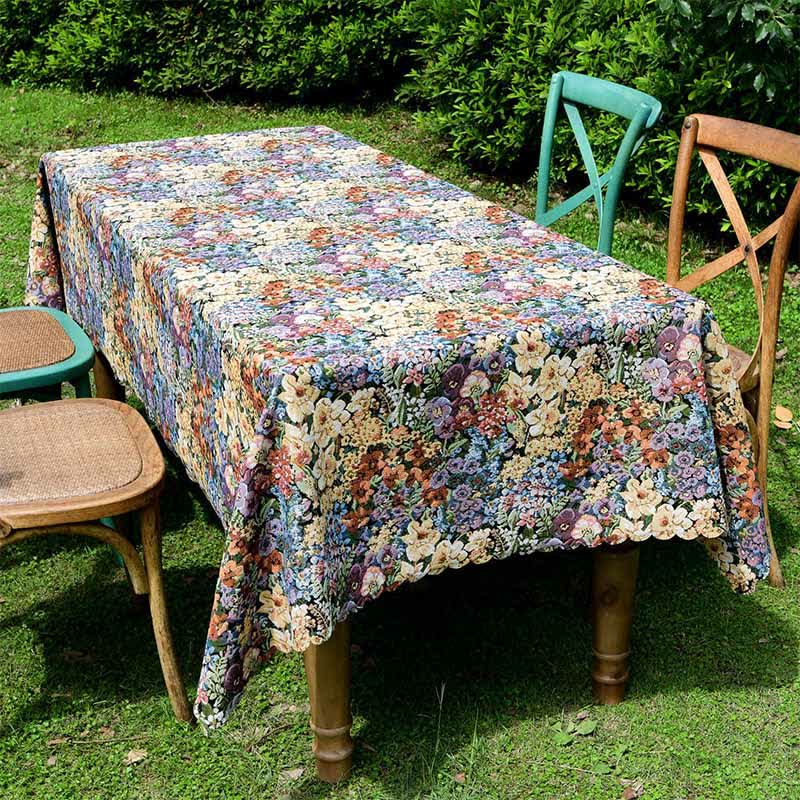 Nappe luxueuse à motif floral et bord festonné - image 3