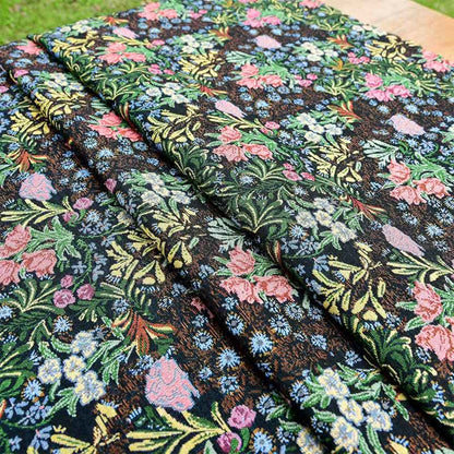 Nappe à bord festonné et branche florale de style rétro - image 6