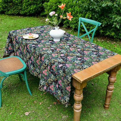 Nappe à bord festonné et branche florale de style rétro - image 3