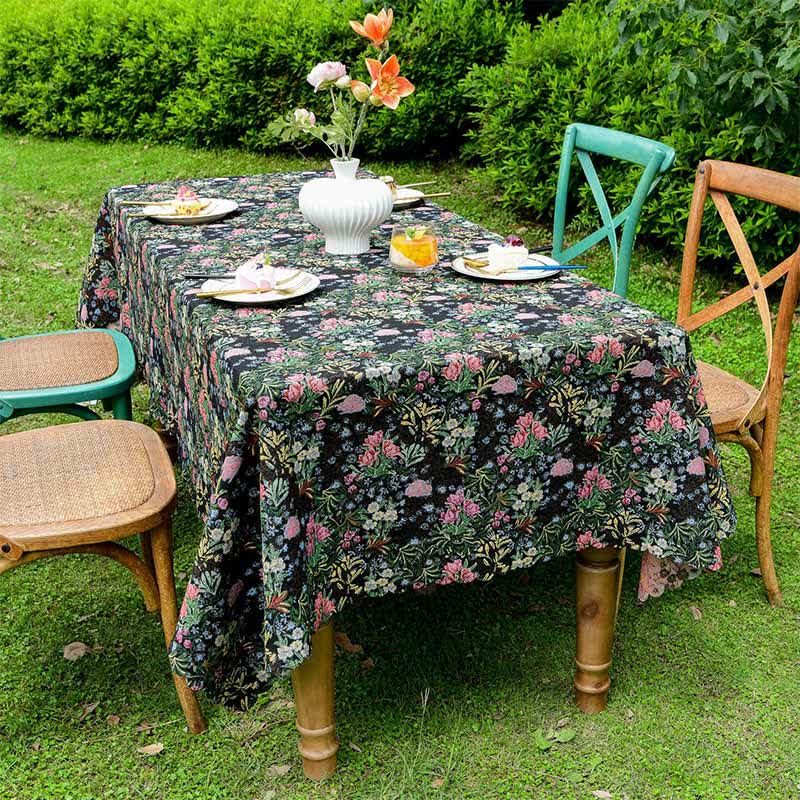 Nappe à bord festonné et branche florale de style rétro - image 4