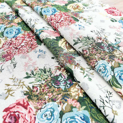 Nappe colorée avec motif de roses et bord ondulé - image 5