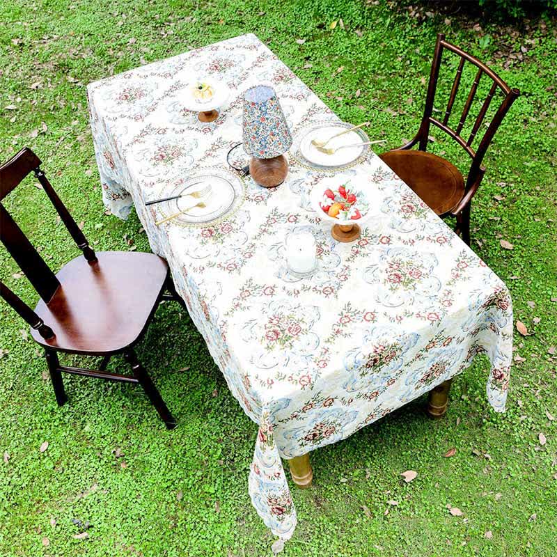 Nappe élégante à motif floral et bord festonné - image 3