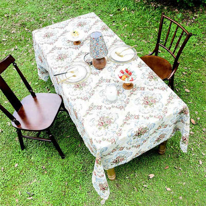 Nappe élégante à motif floral et bord festonné - image 3