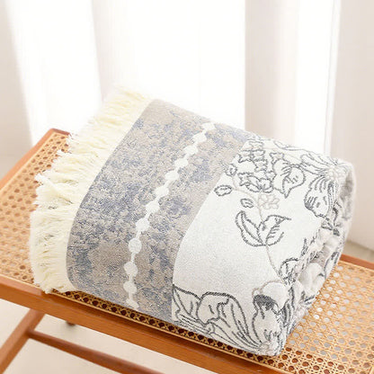 Couette en gaze de coton avec pompons et motif floral pastel - image 3