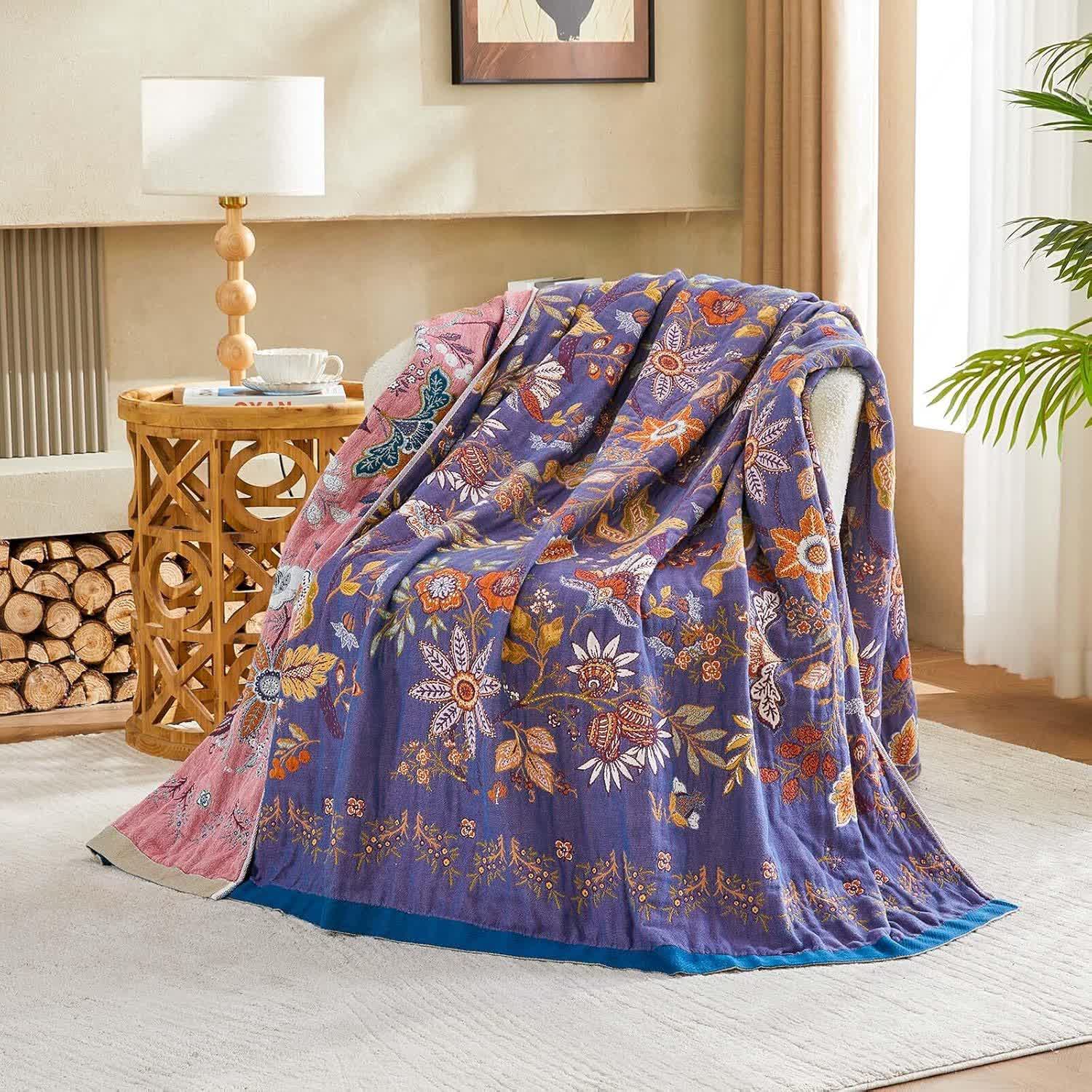 Couette en gaze de coton à motif floral violet - image 2