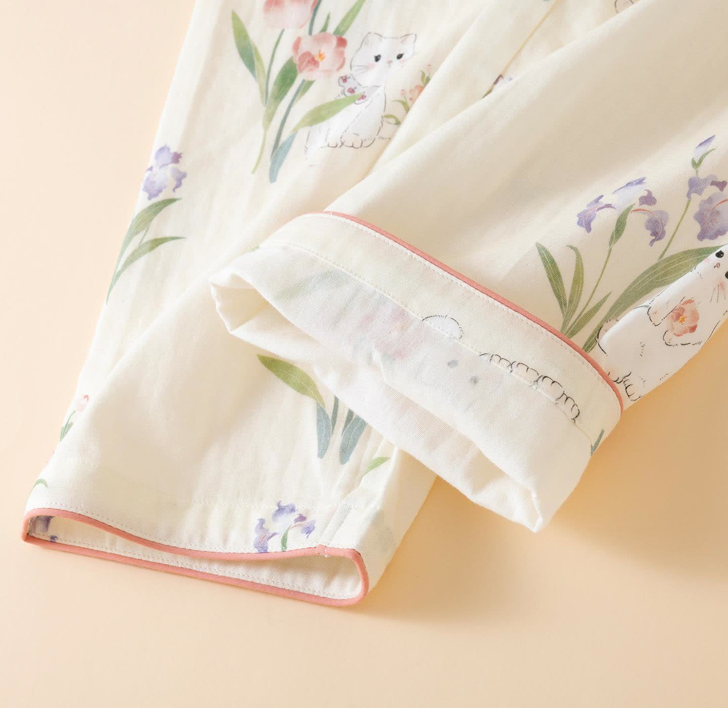 Pyjama kimono en gaze de coton à motif floral et chat - image 10