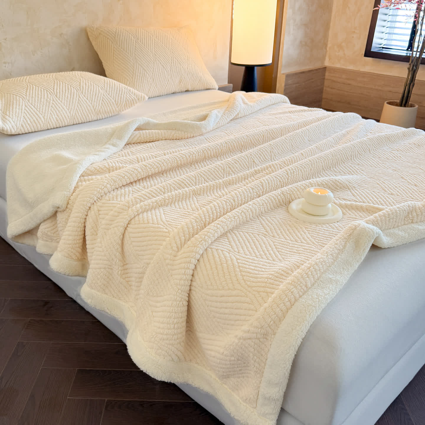 Couverture réversible chaude en sherpa - Beige - 2 taies d'oreiller - 48 cm x 74 cm - image 13
