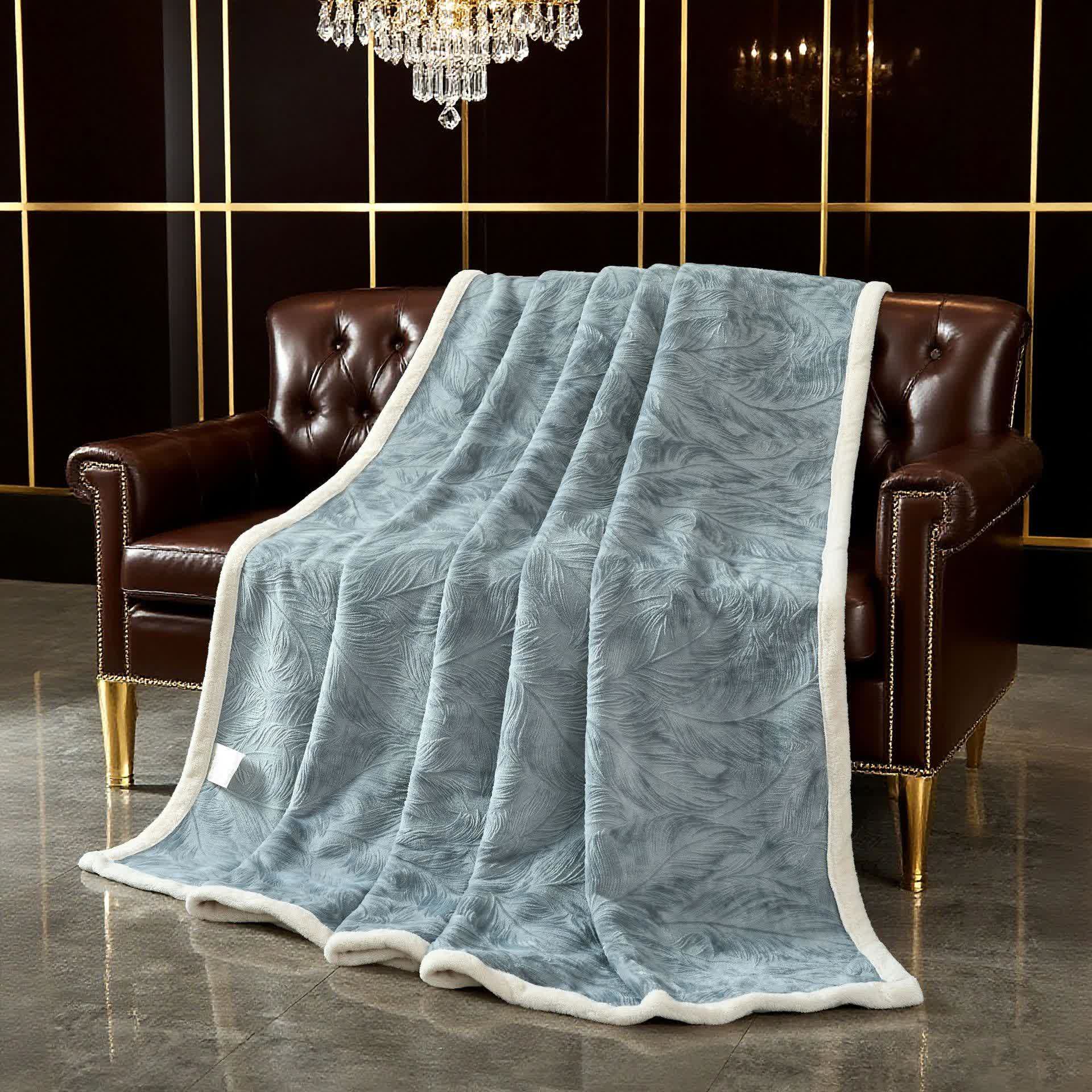 Couverture chaude avec structure en feuilles - image 0