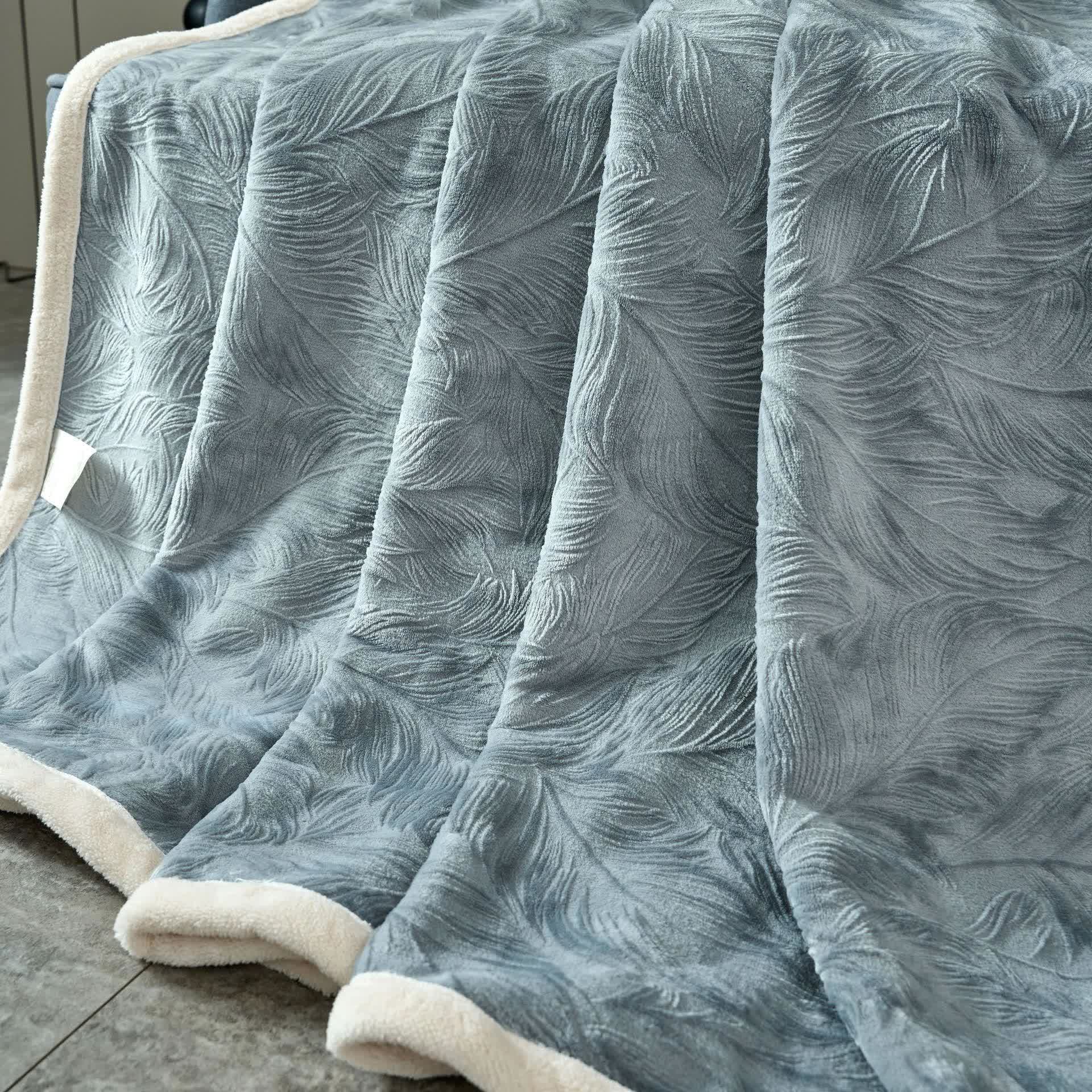 Couverture chaude avec structure en feuilles - image 2