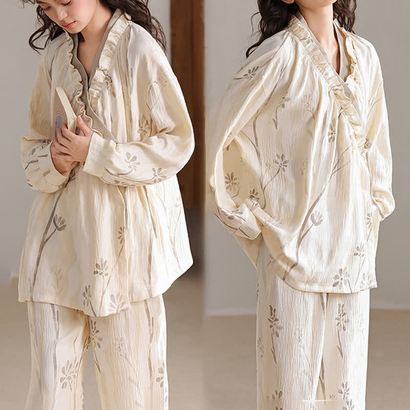 Ensemble de vêtements d'intérieur avec kimono floral artistique - image 2