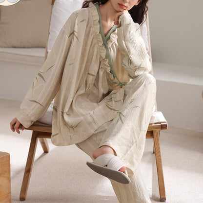 Ensemble de vêtements d'intérieur avec kimono et feuilles de bambou - image 2
