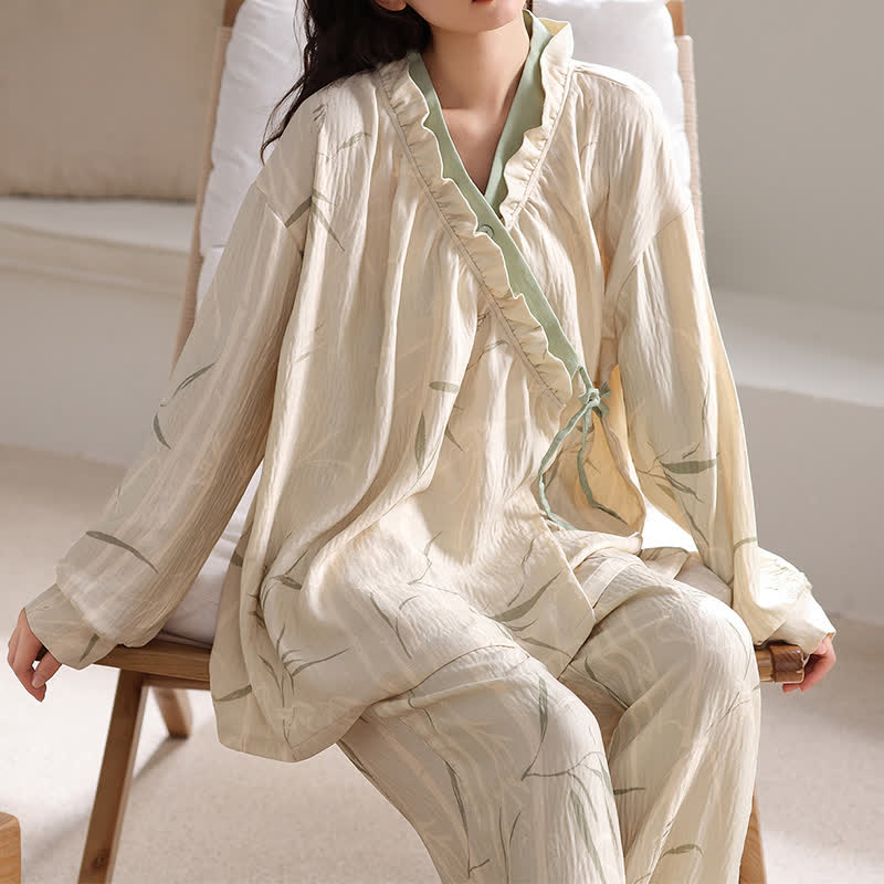 Ensemble de vêtements d'intérieur avec kimono et feuilles de bambou - image 1