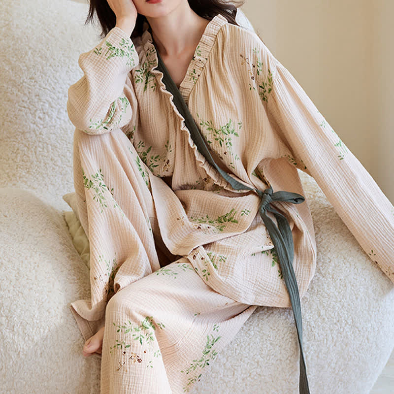 Ensemble de vêtements d'intérieur avec kimono et imprimé feuilles botaniques - image 3