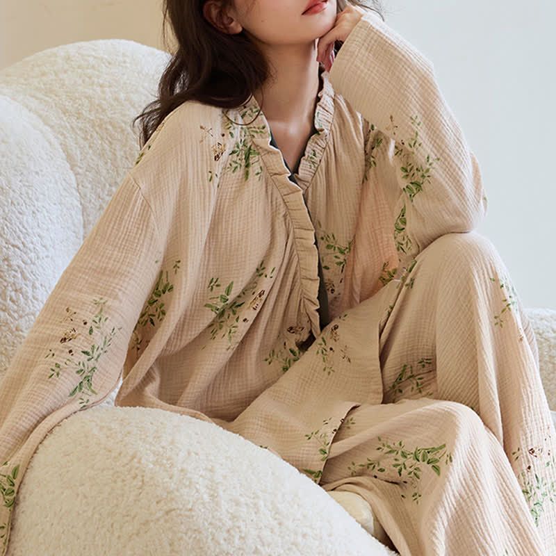 Ensemble de vêtements d'intérieur avec kimono et imprimé feuilles botaniques - image 4