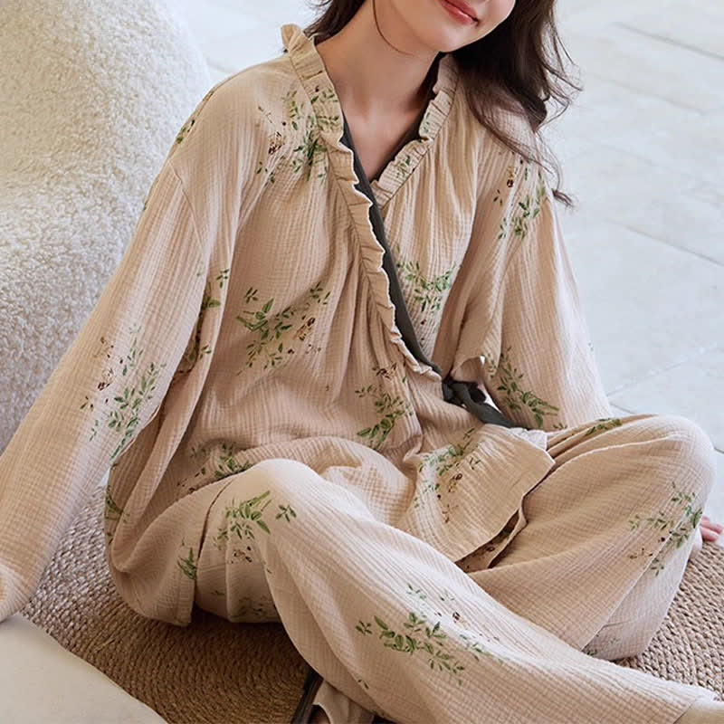 Ensemble de vêtements d'intérieur avec kimono et imprimé feuilles botaniques - image 6