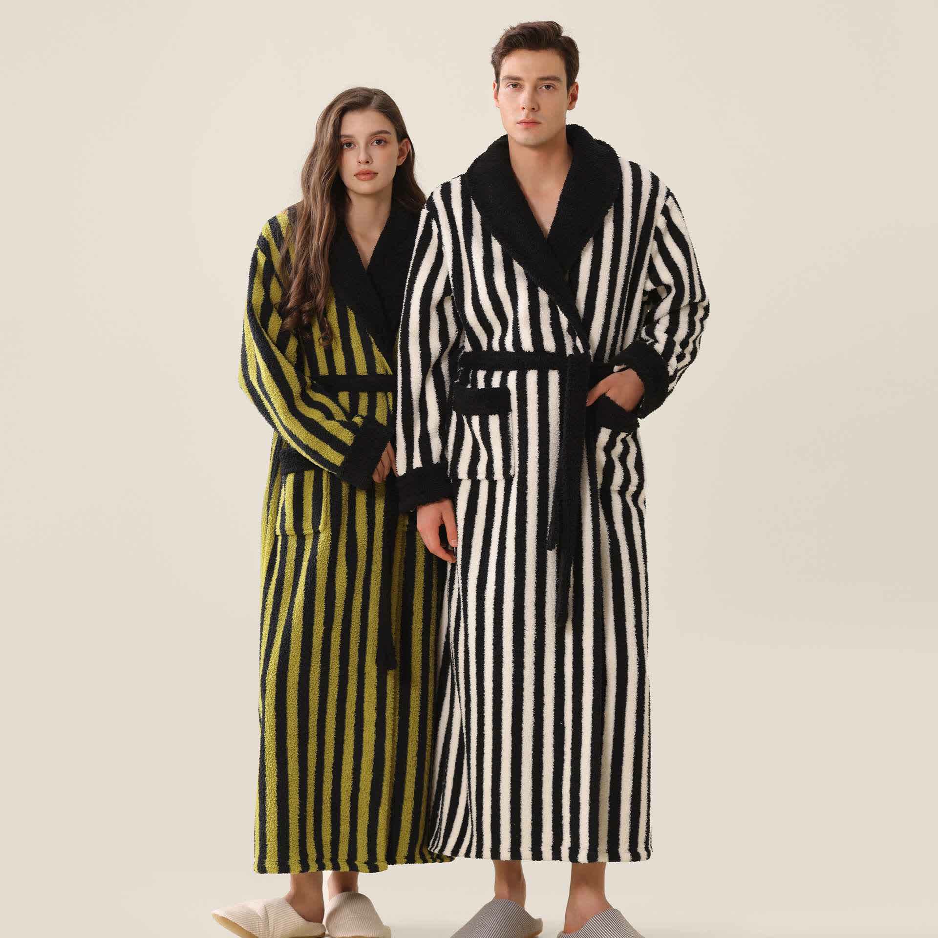 Peignoir long unisexe chaud en polaire rayée - image 1