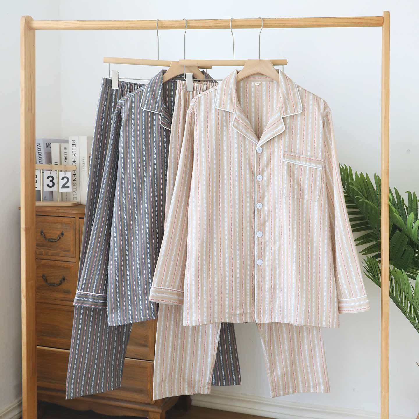 Ensemble de vêtements d'intérieur assortis en gaze de coton rayée - image 2