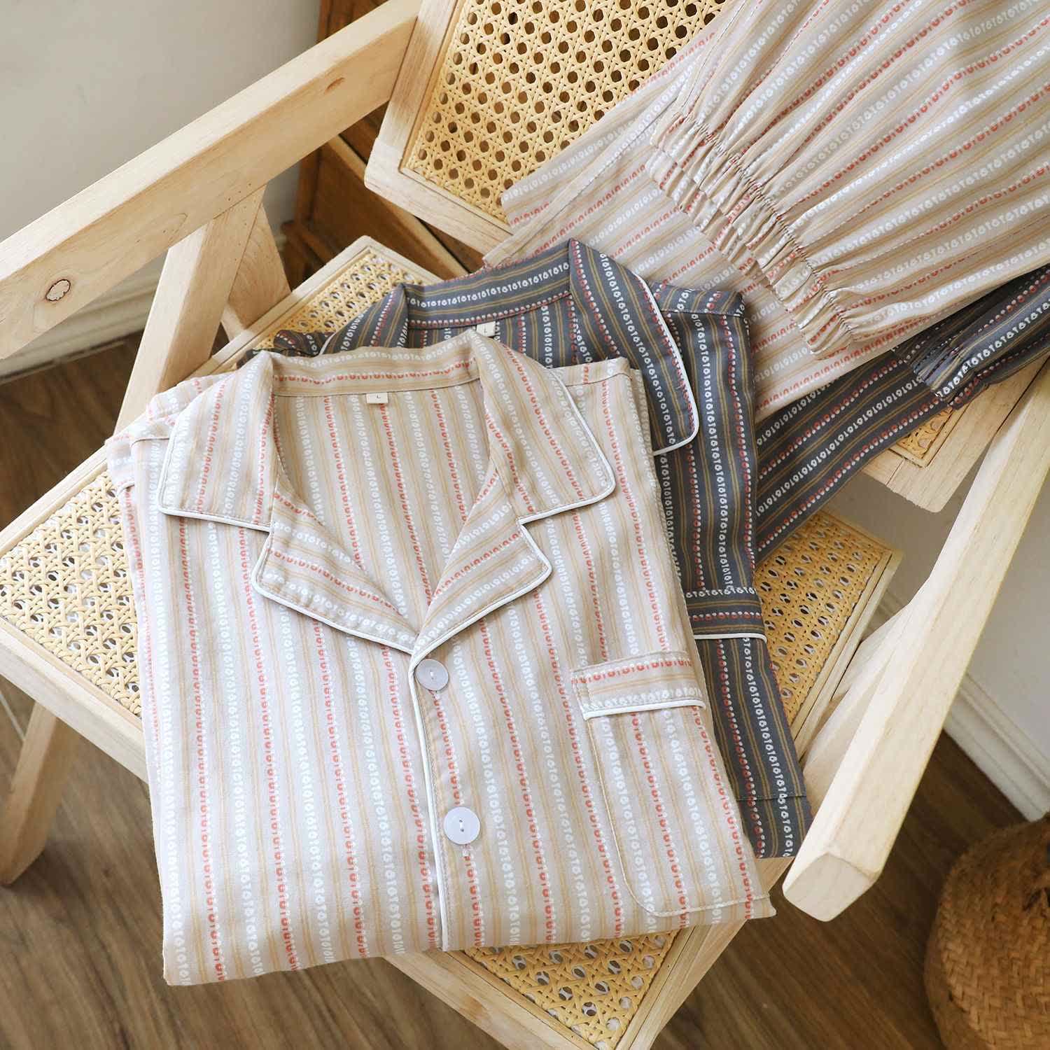 Ensemble de vêtements d'intérieur assortis en gaze de coton rayée - image 4
