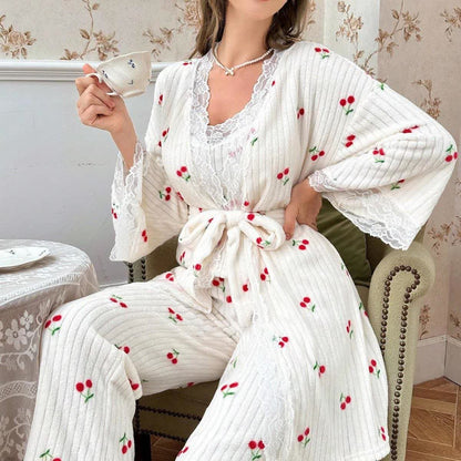 Ensemble pyjama imprimé cerises avec bordure en dentelle (3 pièces) - image 1