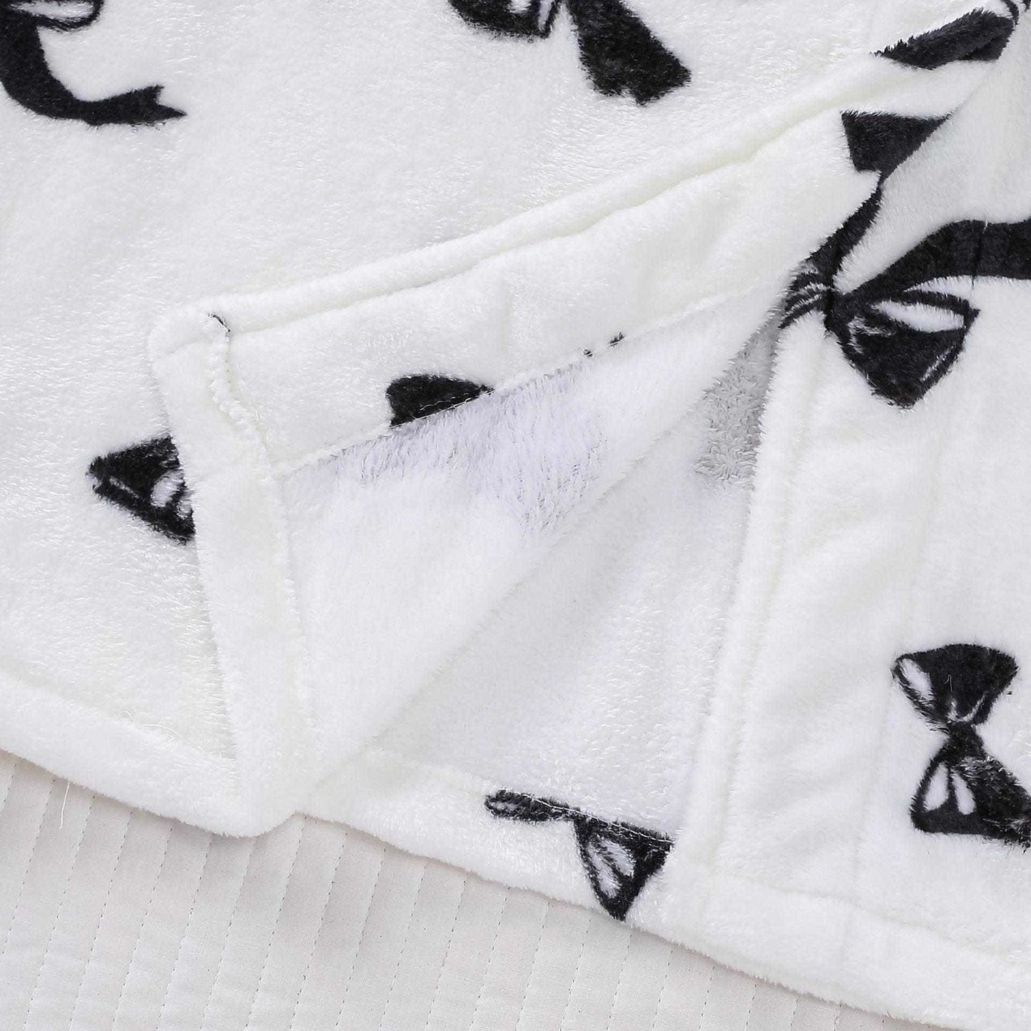 Peignoir en peluche noir avec motif nœud - image 4