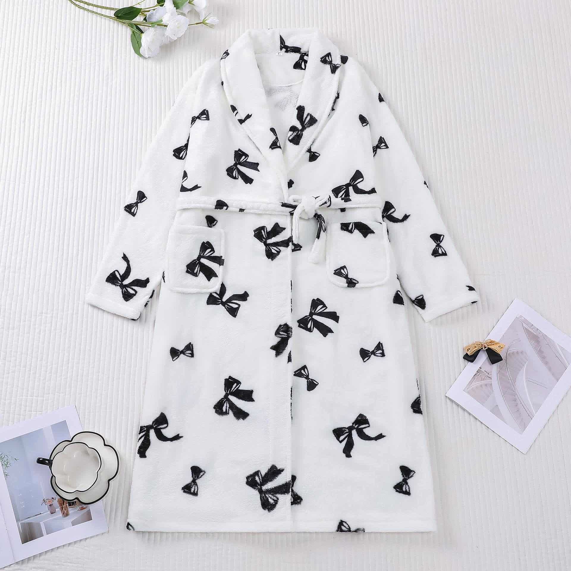 Peignoir en peluche noir avec motif nœud - XXL - image 0