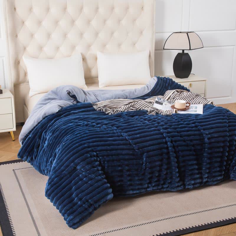 Couverture en peluche côtelée unie - image 1