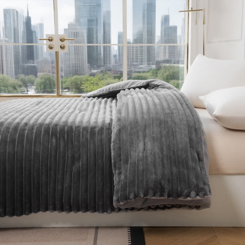 Couverture en peluche côtelée unie - image 34