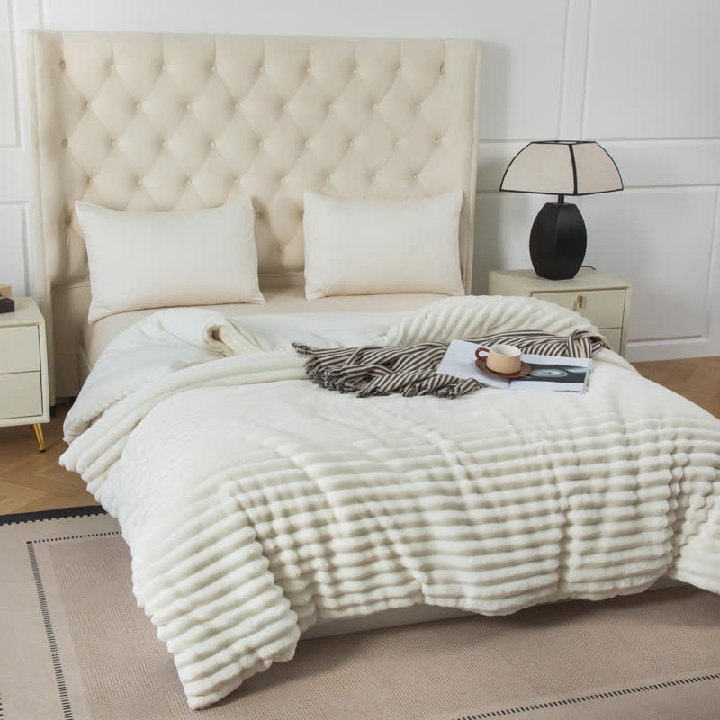 Couverture en peluche côtelée unie - image 21