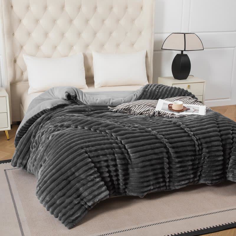 Couverture en peluche côtelée unie - image 30