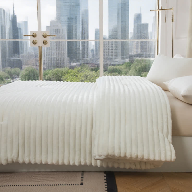 Couverture en peluche côtelée unie - image 25