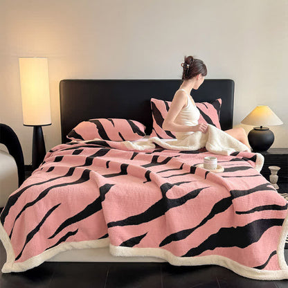 Couverture Sherpa Jacquard Zèbre - Rose - 2 taies d'oreiller - 48 cm x 74 cm - image 2