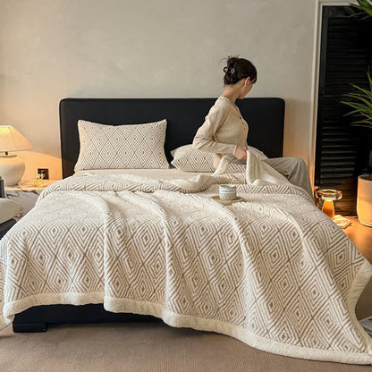 Couverture Sherpa avec motif géométrique en losange et motif jacquard - image 3
