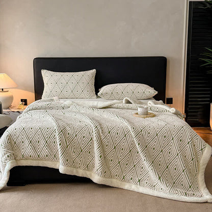 Couverture Sherpa avec motif géométrique en losange et motif jacquard - image 19