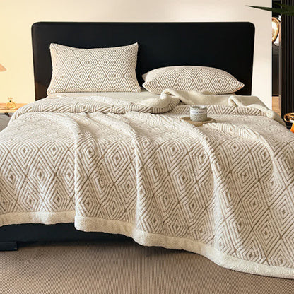 Couverture Sherpa avec motif géométrique en losange et motif jacquard - image 4