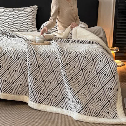 Couverture Sherpa avec motif géométrique en losange et motif jacquard - image 15