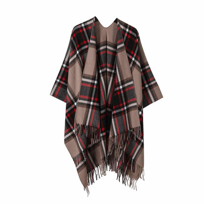 Cape châle classique avec pompon et motif à carreaux - Kaki - 135 cm x 160 cm - image 4