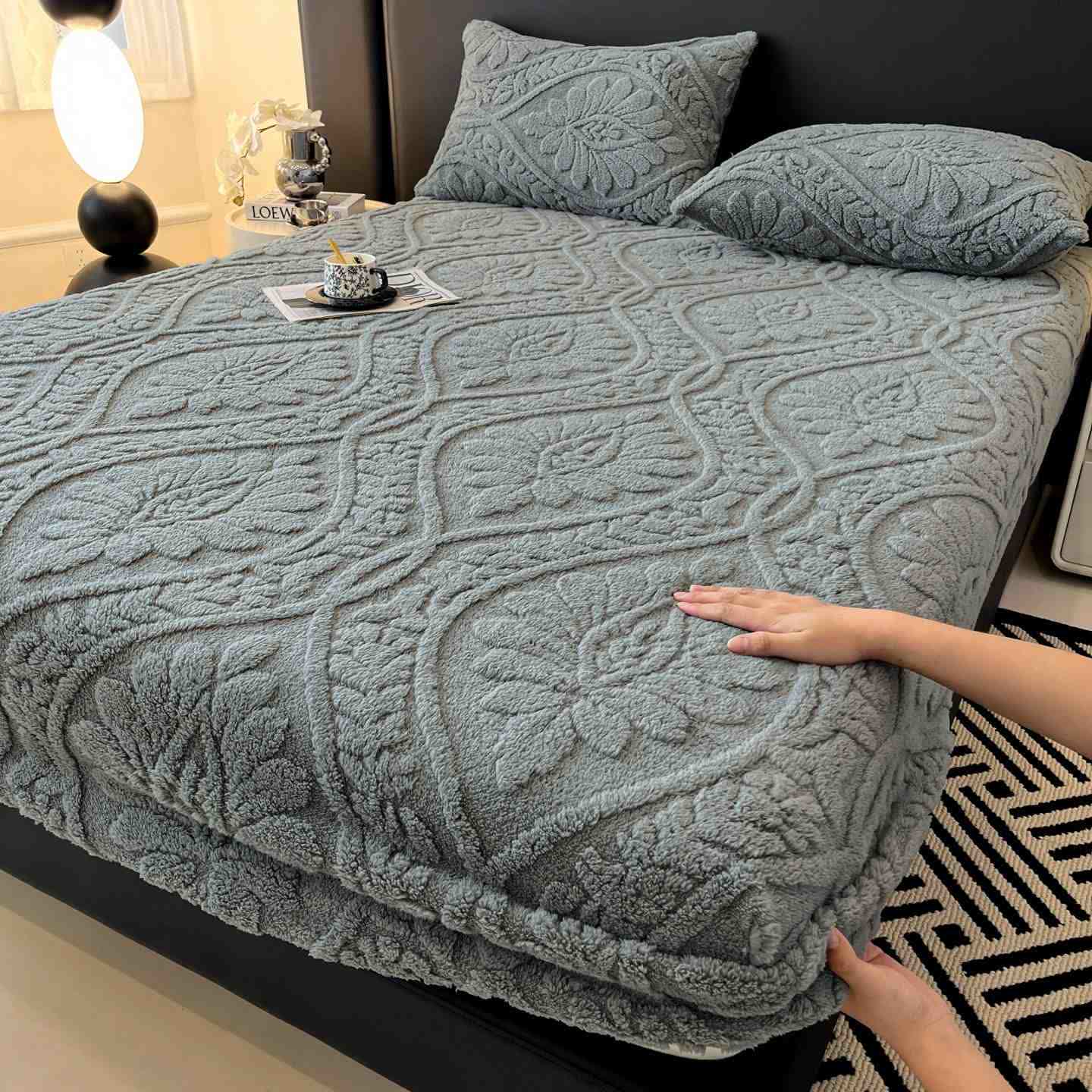 Drap-housse polaire chaud avec motif ondulé et motif floral - gris foncé - Drap avec 2 taies d'oreiller - 200 cm x 220 cm - image 3