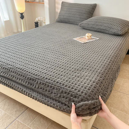 Drap-housse en polaire chaude avec structure gaufrée - gris foncé - Drap avec 2 taies d'oreiller - 200 cm x 220 cm - image 9