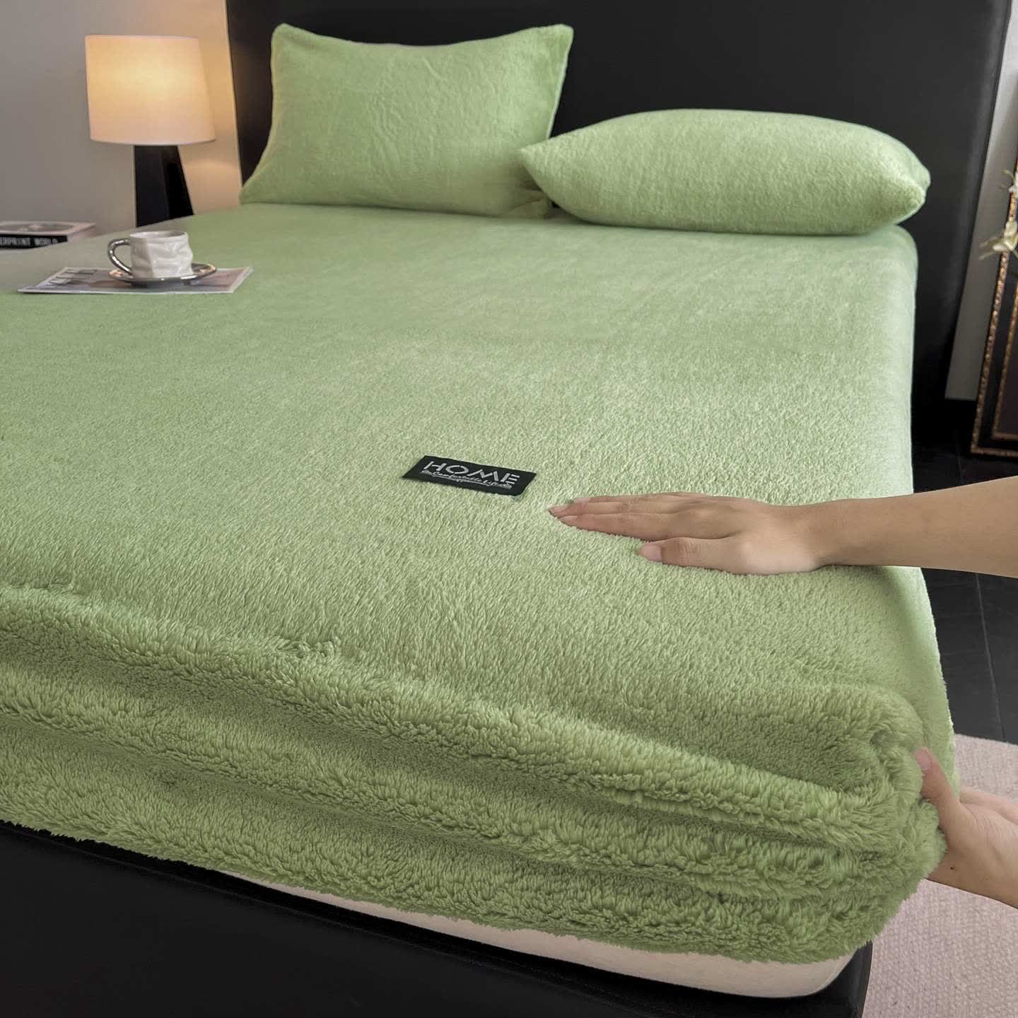 Drap-housse uni et chaud en peluche - Vert - Drap avec 2 taies d'oreiller - 200 cm x 220 cm - image 2