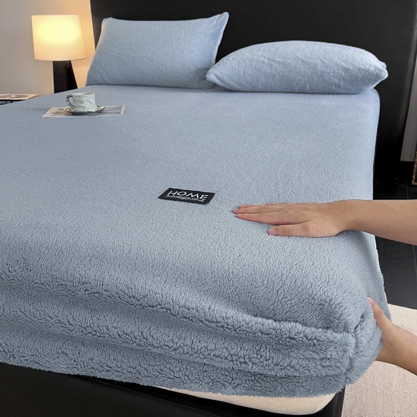 Drap-housse uni et chaud en peluche - Bleu - Drap avec 2 taies d'oreiller - 200 cm x 220 cm - image 14