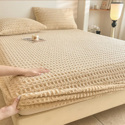 Drap-housse en polaire chaude avec structure gaufrée - image 6