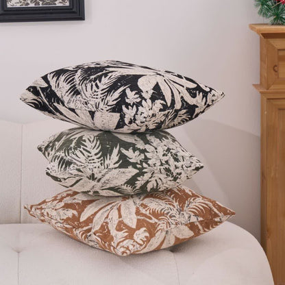 Coussin décoratif à motif de feuilles tropicales - image 4