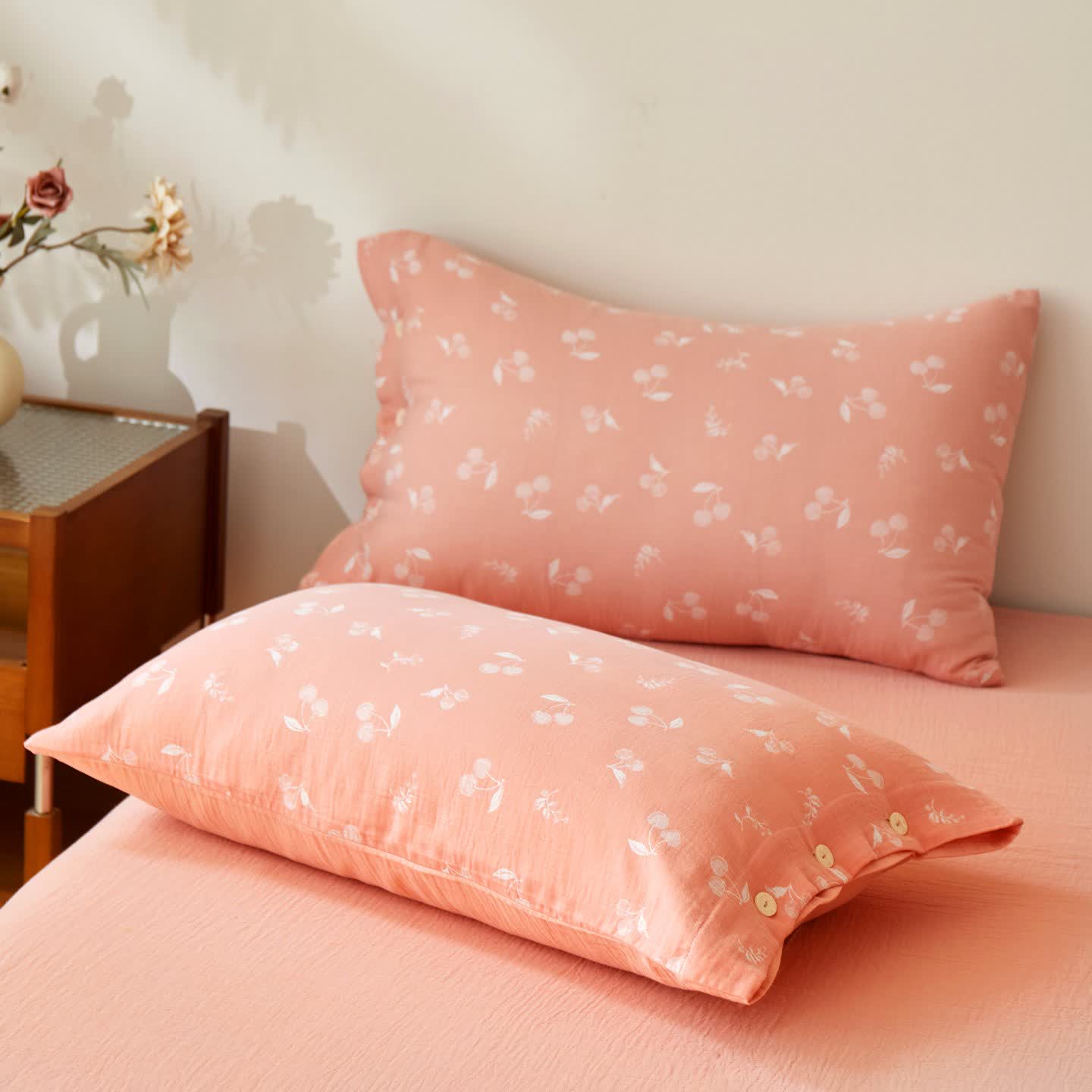Couvre-lit en gaze de coton style jacquard cerise - 2 taies d'oreiller - 48 cm x 74 cm - image 2