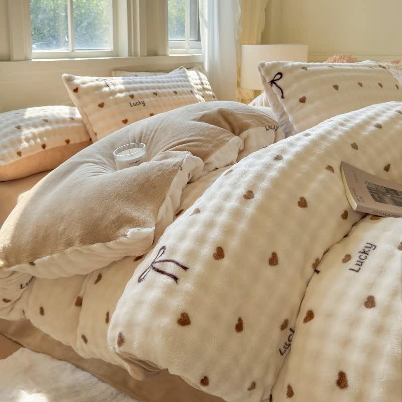 Parure de lit chaleureuse avec nœud en forme de cœur et peluche - image 2