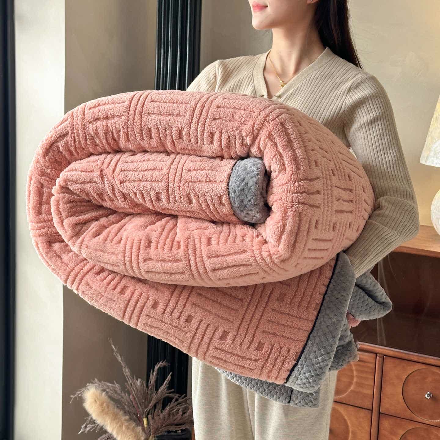 Couverture en peluche avec gaufrage géométrique et bordure contrastée - Rose - 200 cm x 230 cm - image 10