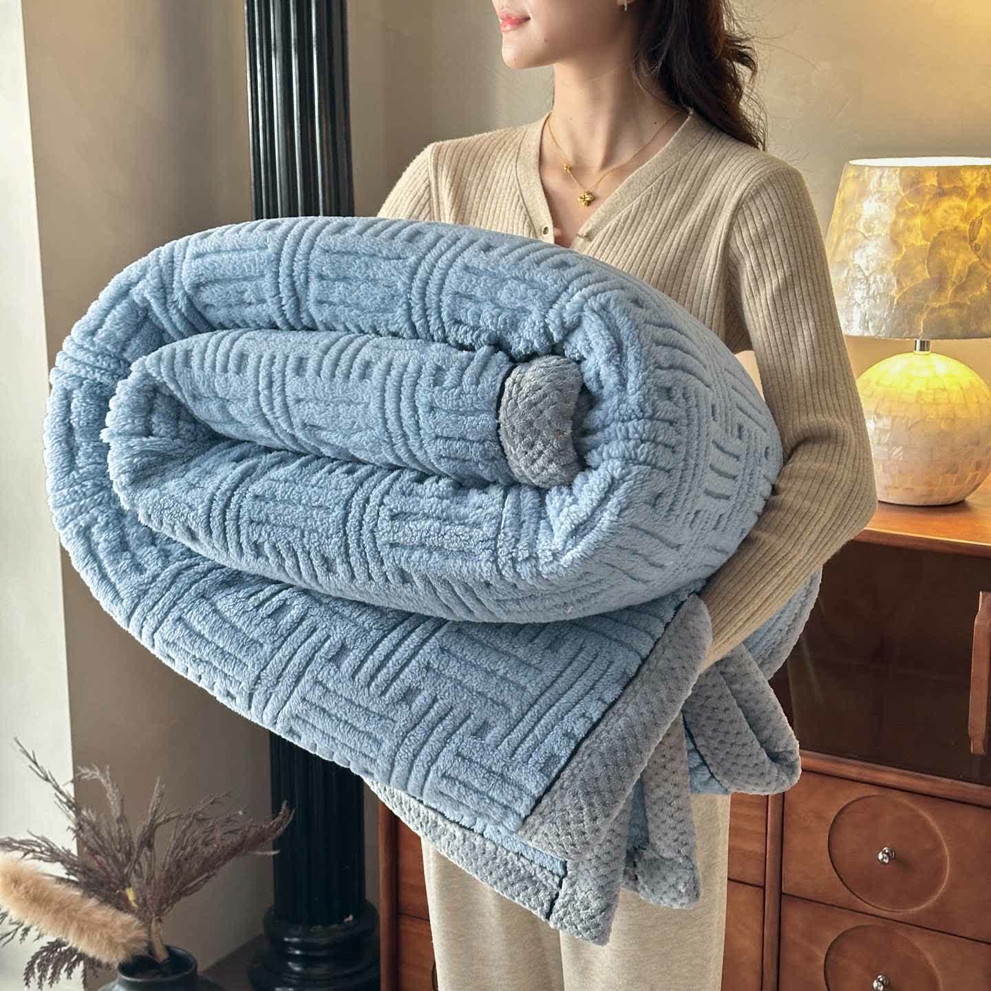 Couverture en peluche avec gaufrage géométrique et bordure contrastée - Bleu - 200 cm x 230 cm - image 6