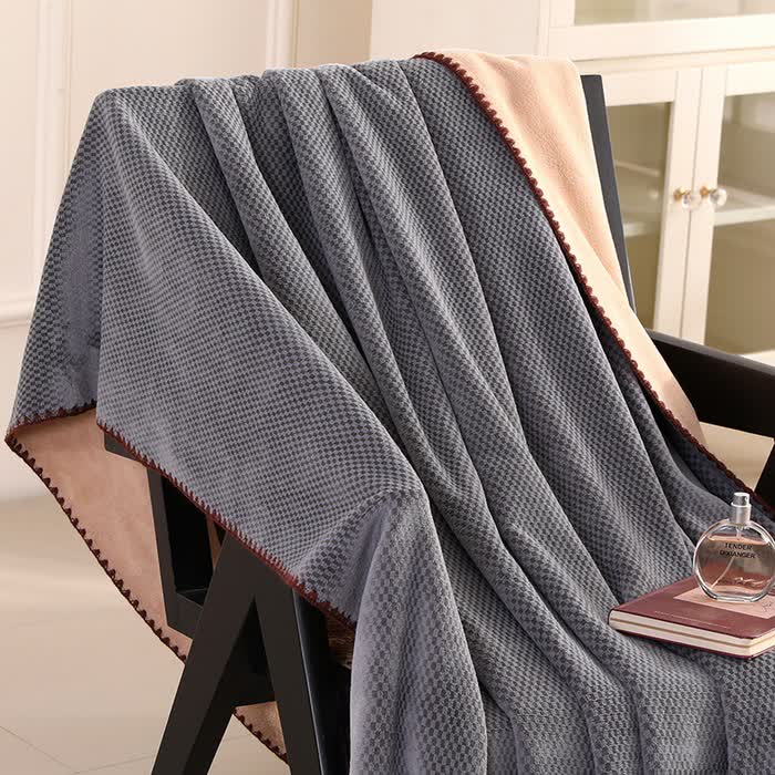 Couverture chaude en jacquard à carreaux - gris foncé - 2 taies d'oreiller - 48 cm x 74 cm - image 1
