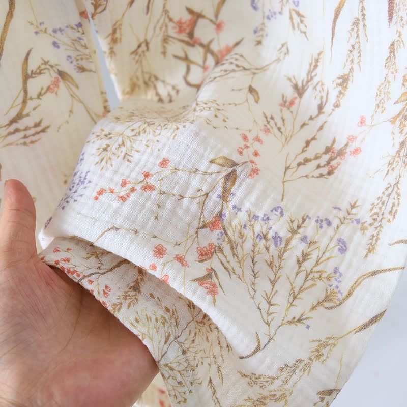 Ensemble pyjama en gaze de coton à motif floral discret - image 10