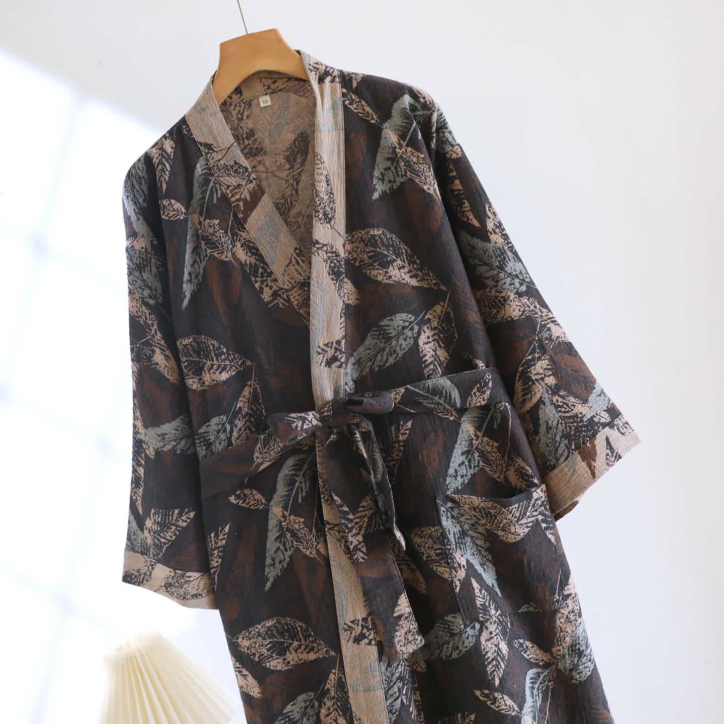 Peignoir en coton jacquard style kimono à motif feuilles - image 3