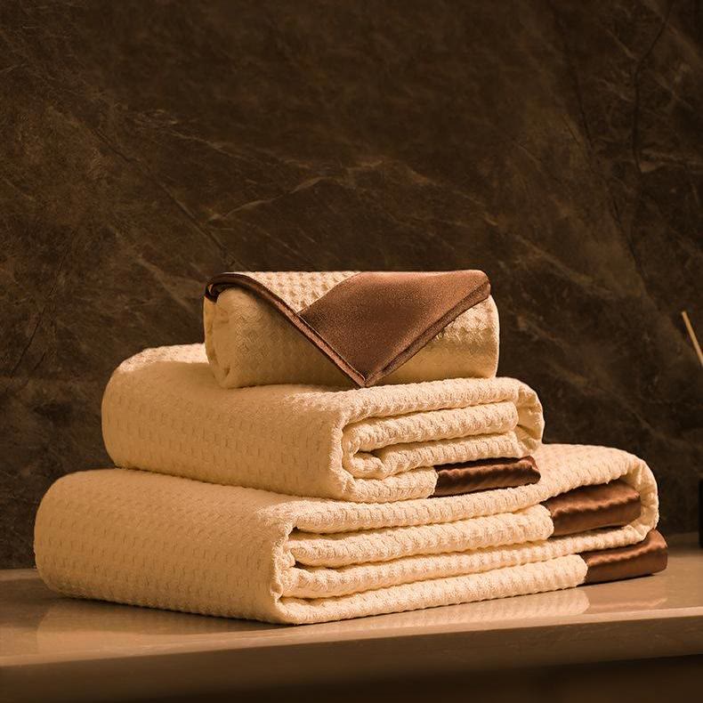Ensemble de serviettes de bain en satin gaufré (lot de 2) - Café fumé - 35 cm x 75 cm + 85 cm x 150 cm - image 8